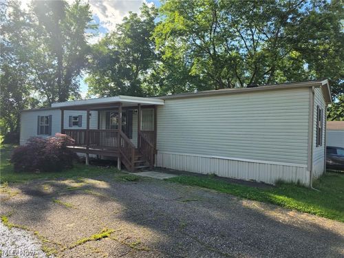 28-3000 Moxadarla Dr, Zanesville, OH, 43701-9452 | Card Image