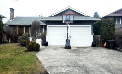 15461 Roper Ave, House other with 5 bedrooms, 3 bathrooms and 4 parking in White Rock BC | Image 1