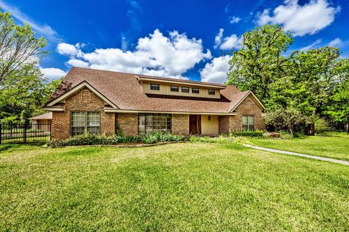 1100 Broadmoor Dr, Bryan, TX, 77802-3103 | Card Image