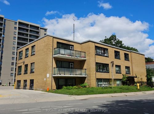207-20 Cosburn Ave, East York, ON, M4K2E7 | Card Image