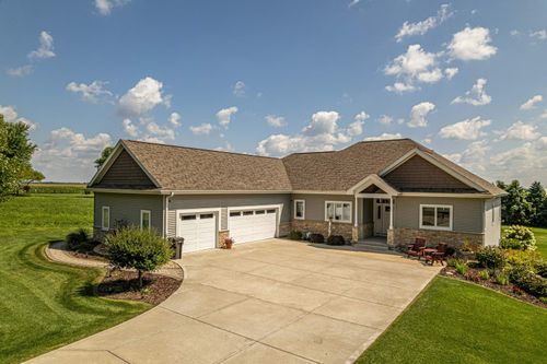 4948 Creek Haven Rd, Cottage Grove, WI, 53527-9206 | Card Image