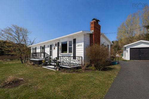 49742 Cabot Trail, Baddeck, NS, B0E1B0 | Card Image