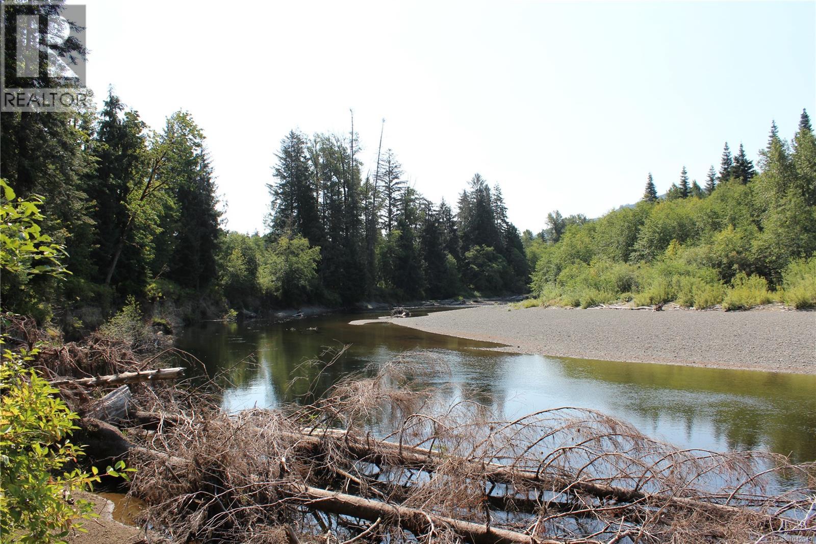 Land in Sayward 5