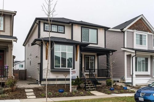 main-suite-27043 35a Ave, Langley, BC, V4W0C3 | Card Image