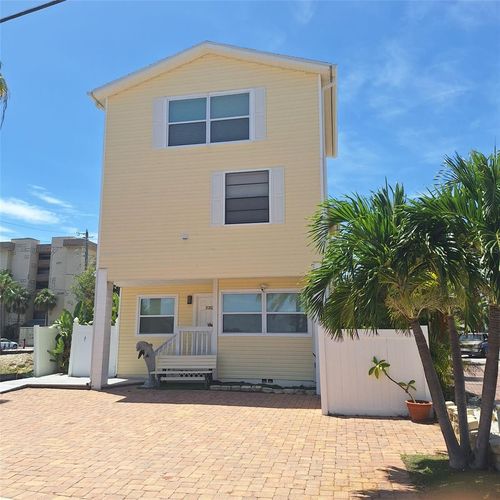 13202 Gulf Blvd, MADEIRA BEACH, FL, 33708-2633 | Card Image