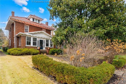 514 9th Ave, Huntington, WV, 25701-2715 | Card Image