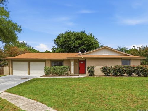 12203 Morristown St, San Antonio, TX, 78233-5218 | Card Image