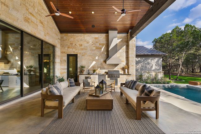 8170 Blue Oak, House other with 4 bedrooms, 5 bathrooms and null parking in Garden Ridge TX | Image 111
