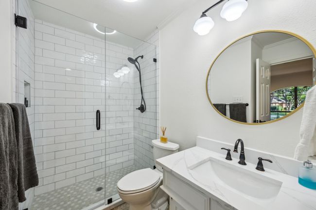5800 Still Forest Dr, House other with 4 bedrooms, 4 bathrooms and null parking in Dallas TX | Image 5