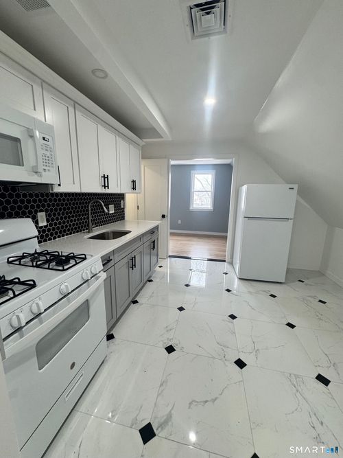 417 Poplar St, New Haven, CT, 06513-3191 | Card Image