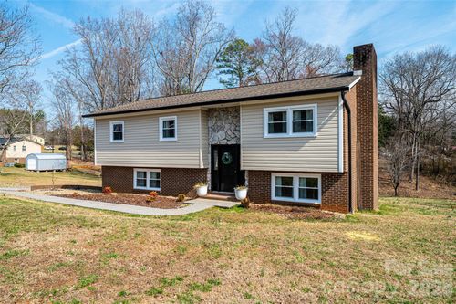 110 Windsor St, Connelly Springs, NC, 28612-8392 | Card Image