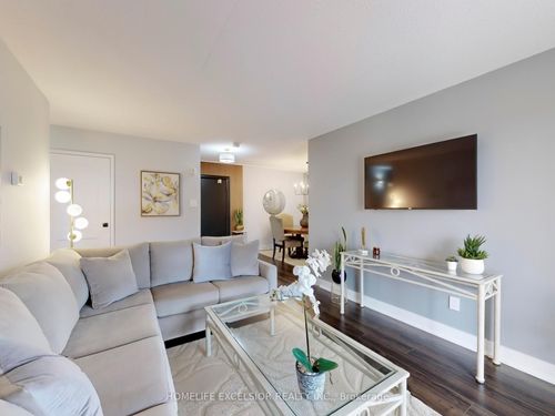 203-15390 Yonge St, Aurora, ON, L4G1N8 | Card Image