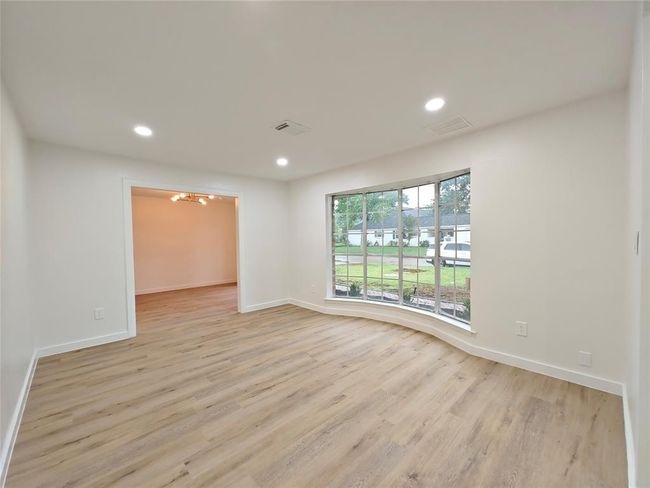 Living Room | Image 7