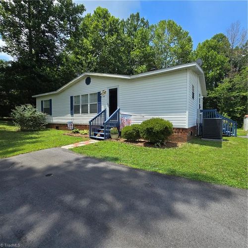 545 Rains Rd, Thomasville, NC, 27360-8054 | Card Image