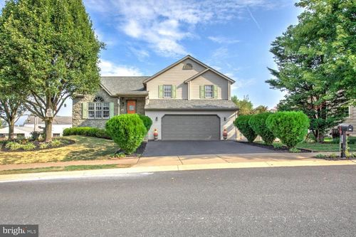 534 High Point Dr, Denver, PA, 17517-8516 | Card Image