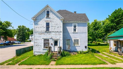 225 W Washington St, Lisbon, OH, 44432-1243 | Card Image