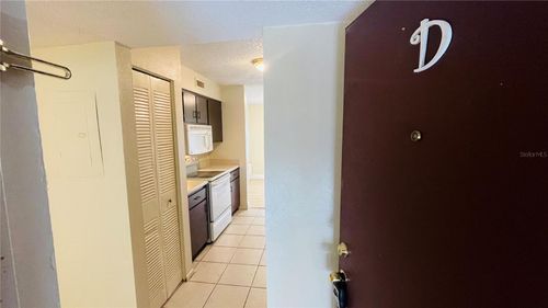 68-7504 Needle Leaf Pl, TAMPA, FL, 33617-8548 | Card Image