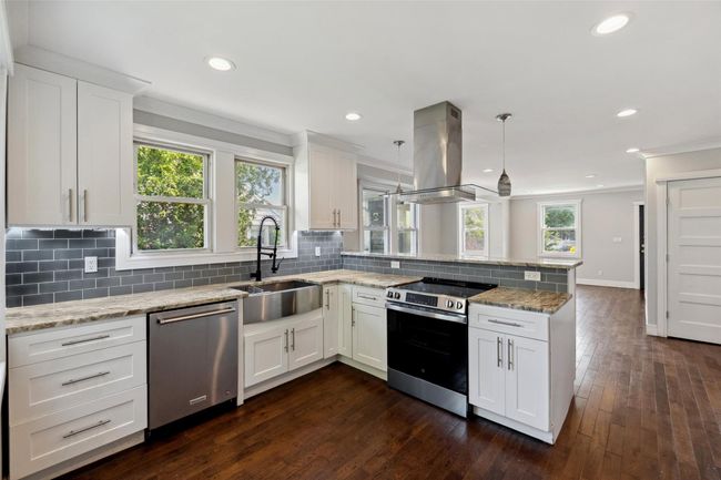 634 Adams Ave, House other with 3 bedrooms, 2 bathrooms and null parking in Lindenhurst NY | Image 11