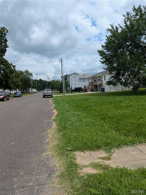 0 S 2nd St, Pacific, MO, 63069 | Card Image