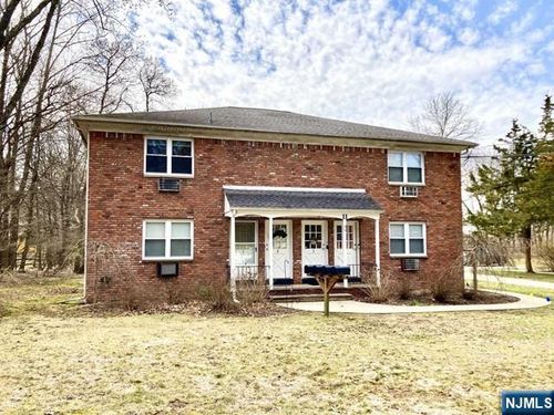 apt-2-11-2 Spruce St, Oakland, NJ, 07436-1828 | Card Image