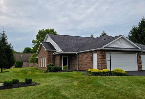 3205 Penny Ln, New Castle, PA, 16105-1043 | Card Image