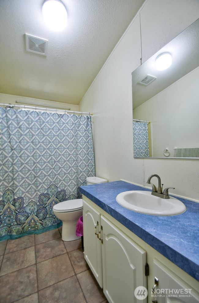 930 Tipsoo Loop N, House other with 2 bedrooms, 2 bathrooms and 2 parking in Rainier WA | Image 24