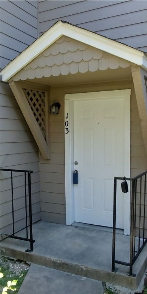 apt-103-5616 Emerald Forest Dr, Austin, TX, 78745-2952 | Card Image