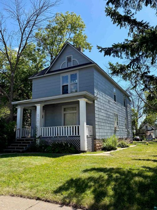 2714 W 2nd St, Duluth, MN, 55806-1855 | Card Image