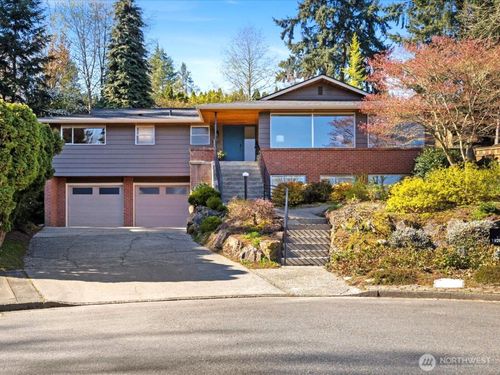 19201 51st Ave Ne, Lake Forest Park, WA, 98155-2940 | Card Image