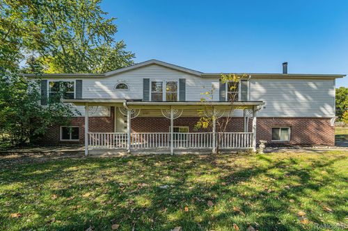 6197 Carroll Lake Rd, Commerce Twp, MI, 48382-3615 | Card Image