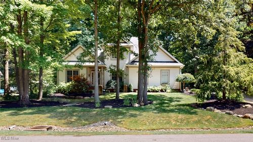 987 Silverberry Ln, Hudson, OH, 44236-4631 | Card Image