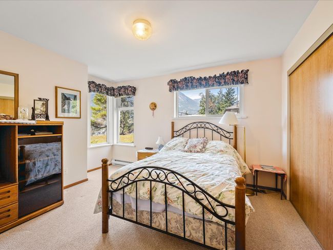 38255 Vista Crescent, House other with 4 bedrooms, 2 bathrooms and 6 parking in Squamish BC | Image 14