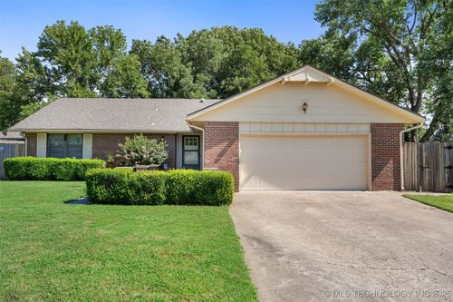 4908 Se Barlow Dr, Bartlesville, OK, 74006-6919 | Card Image