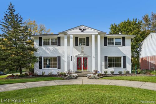 25503 Arden Park Dr, Farmington Hills, MI, 48336-1621 | Card Image