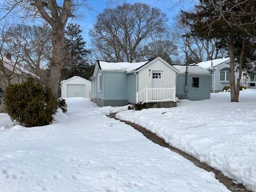 87 Ferndale Ave, Selden, NY, 11784-2913 | Card Image