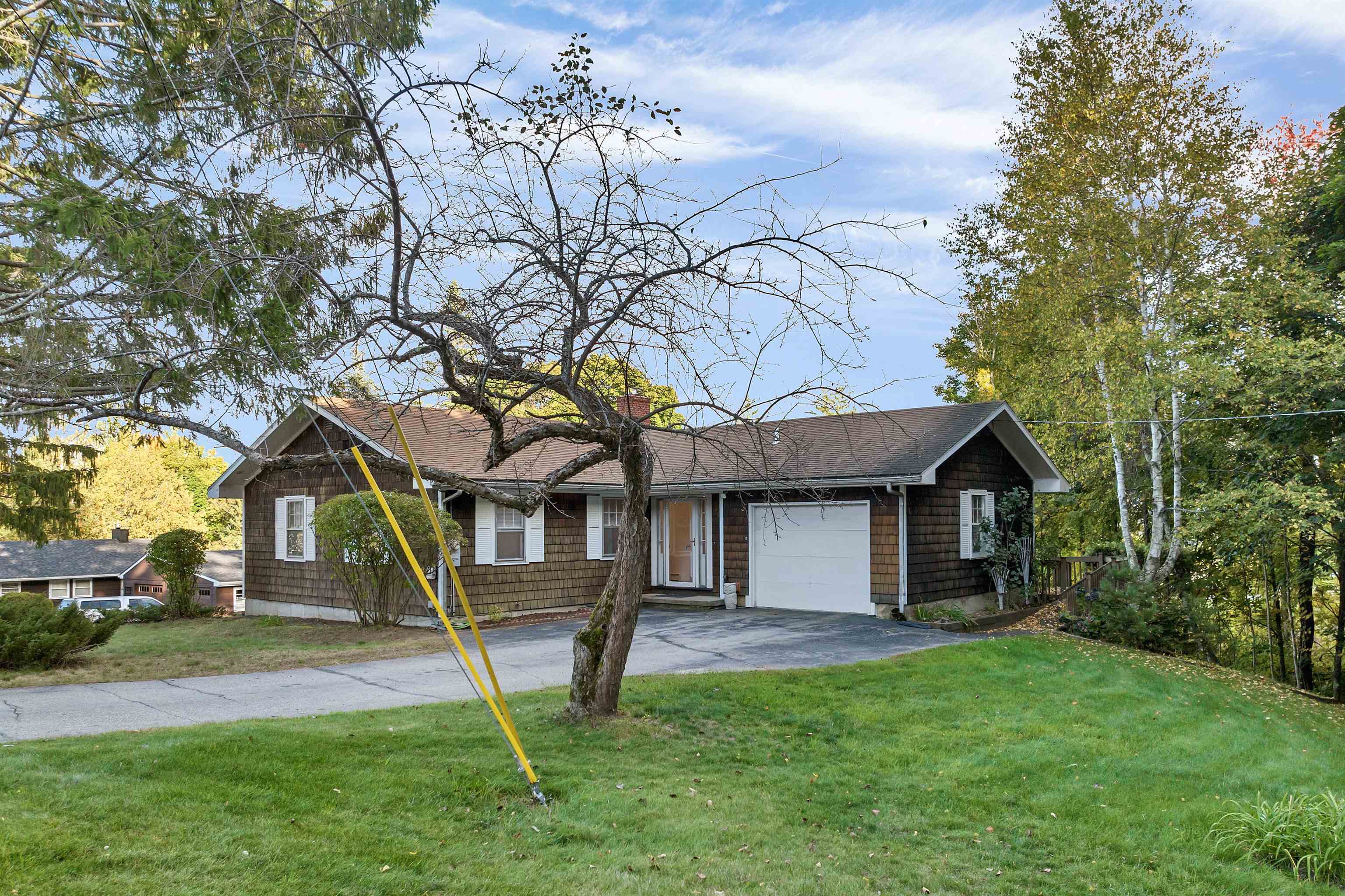 Chase Cir, Center Harbor, NH 03226