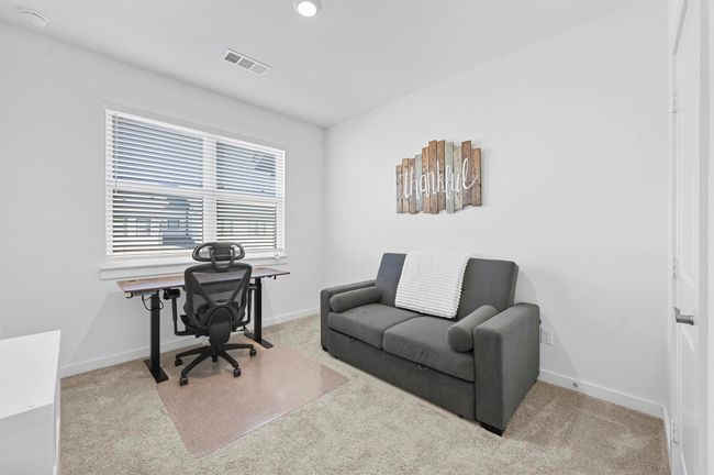 View of carpeted home office | Image 14
