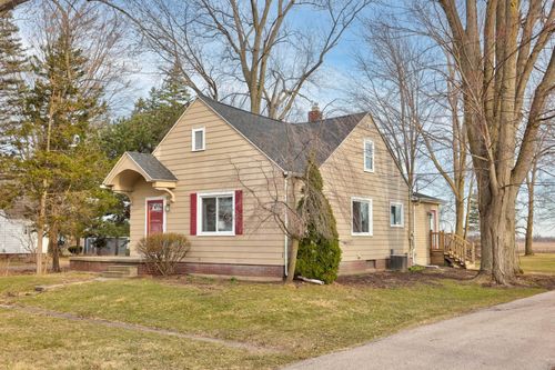 1743 Midland Rd, Bay City, MI, 48706-9470 | Card Image