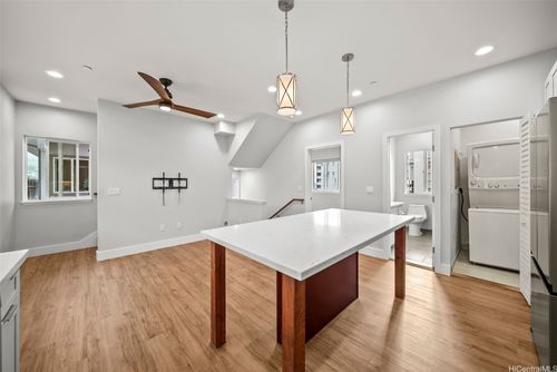 f-1060 Spencer St, Honolulu, HI, 96822-3748 | Card Image