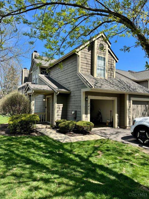 241 Queens Xing, Centerville, OH, 45458-4270 | Card Image