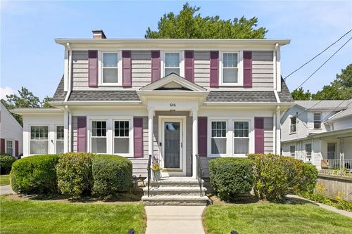 646 New Boston Rd, Fall River, MA, 02720-6916 | Card Image