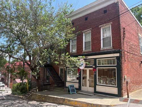 127 N Court St, Georgetown, KY, 40324-1785 | Card Image