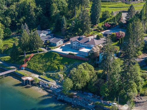 402 3rd Ln, Fox Island, WA, 98333-9755 | Card Image
