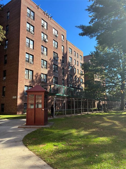 3k-150-29 72RD Flushing, New York, NY, 11367 | Card Image