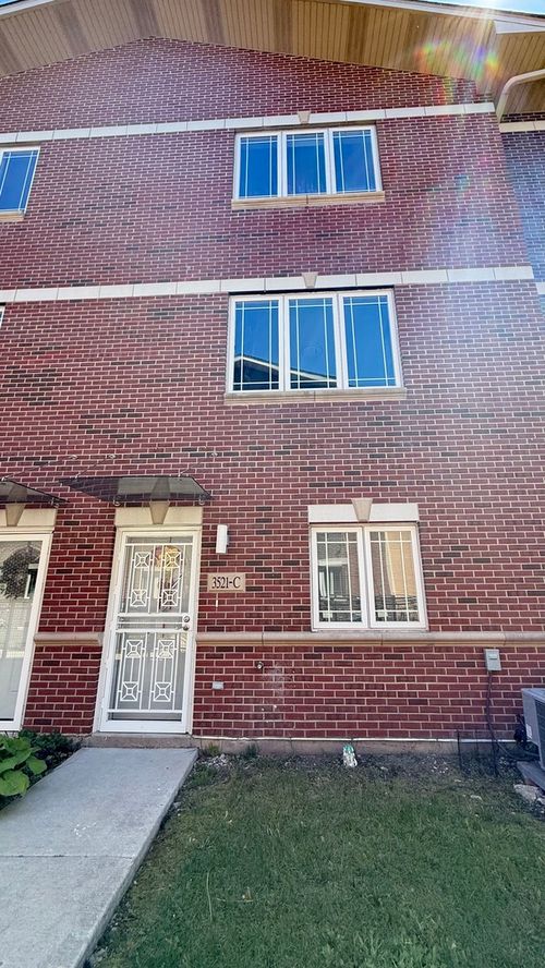 c-3521 S Parnell Avenue, Chicago, IL, 60609 | Card Image