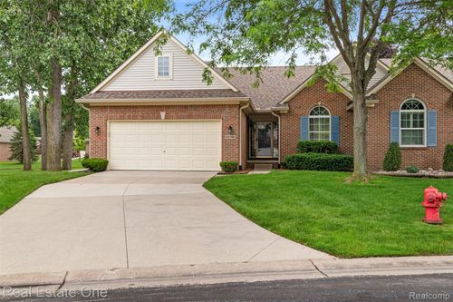 22745 Coachlight Cir, Taylor, MI, 48180-6381 | Card Image