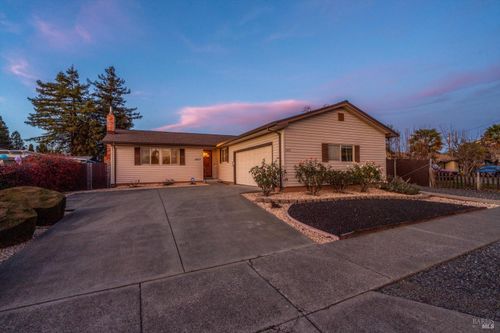 1477 Russell Ave, Santa Rosa, CA, 95403-2644 | Card Image