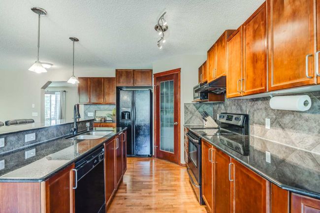 10 Kincora Heights Nw, Home with 4 bedrooms, 3 bathrooms and 4 parking in Calgary AB | Image 10