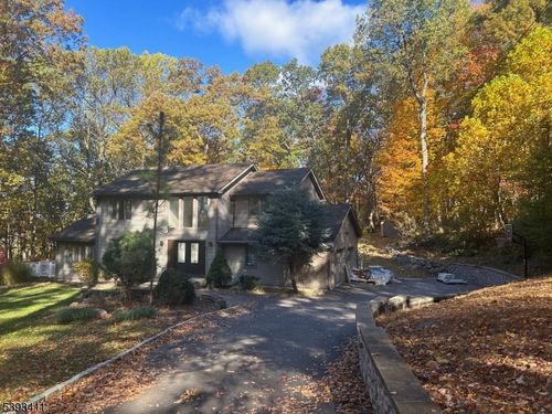 102 Drakestown Rd, Hackettstown, NJ, 07840-5686 | Card Image