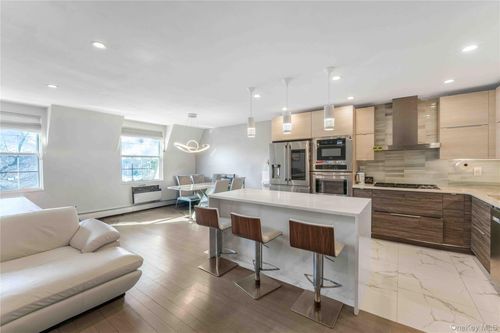 1195-1324 Robin Ln, Bayside, NY, 11360-1158 | Card Image